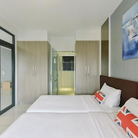 1 Tebrau Suites By Subhome Джохор-Бару Экстерьер фото