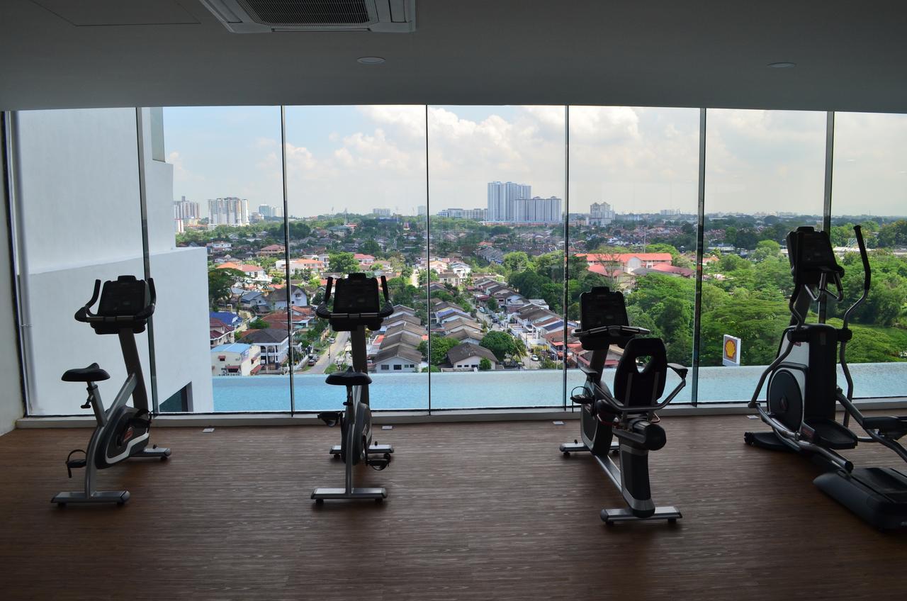 1 Tebrau Suites By Subhome Джохор-Бару Экстерьер фото