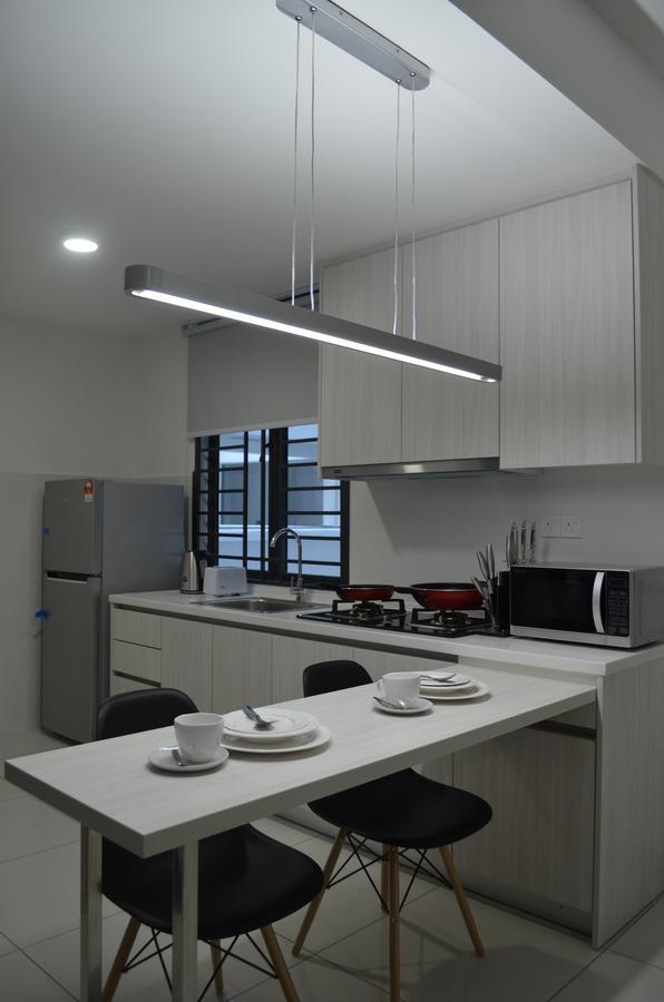 1 Tebrau Suites By Subhome Джохор-Бару Экстерьер фото