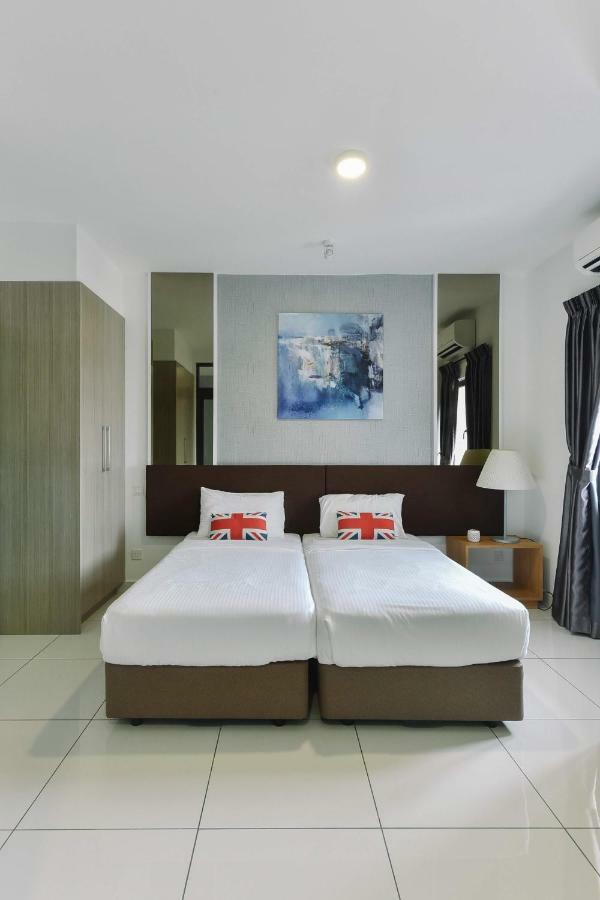 1 Tebrau Suites By Subhome Джохор-Бару Экстерьер фото