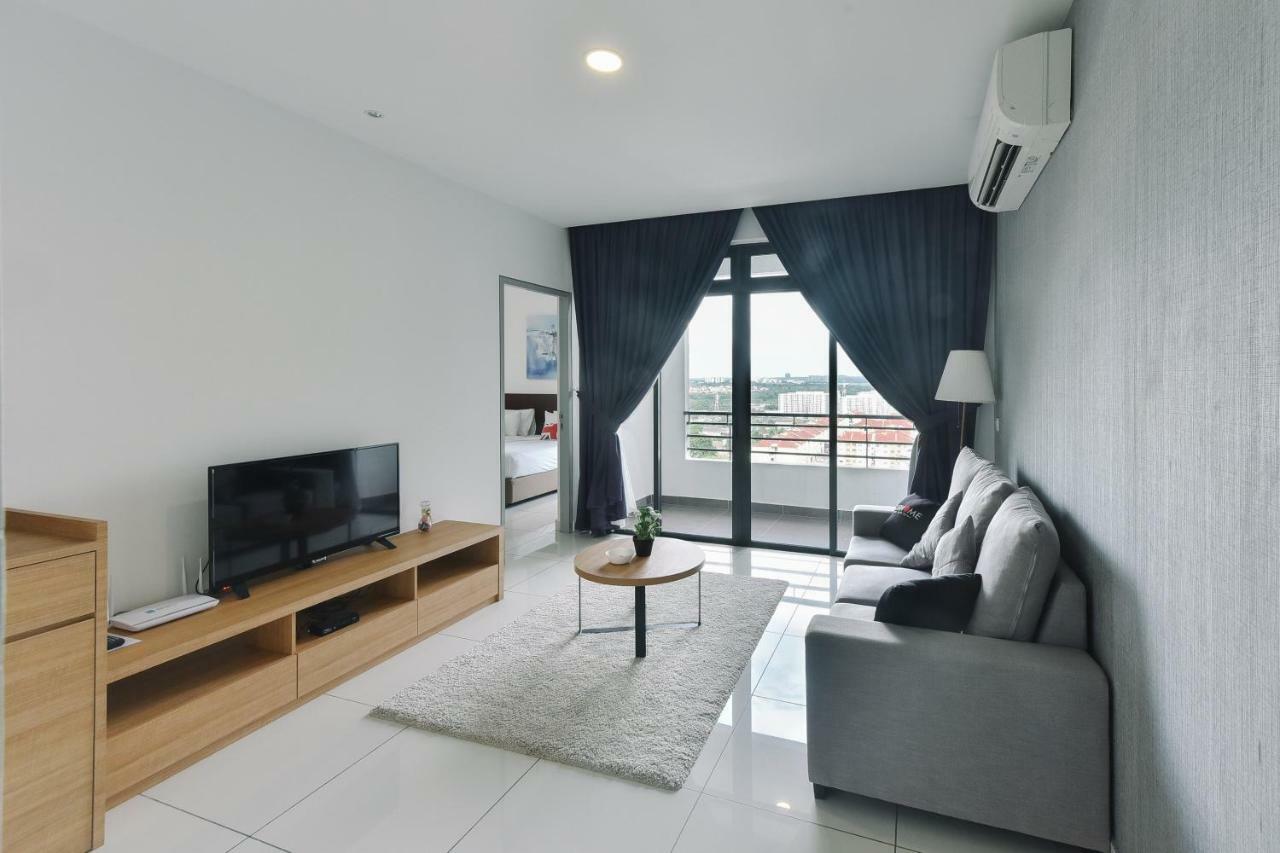 1 Tebrau Suites By Subhome Джохор-Бару Экстерьер фото