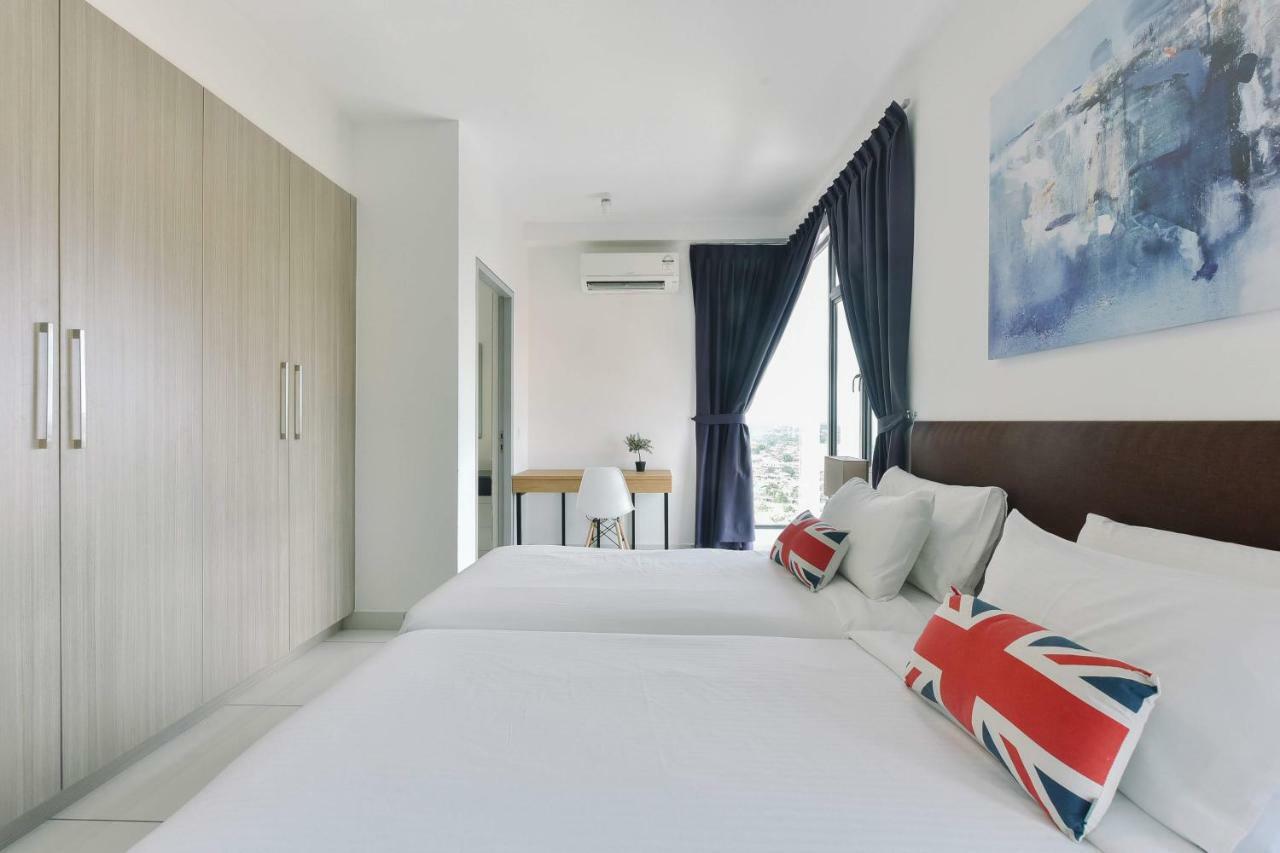 1 Tebrau Suites By Subhome Джохор-Бару Экстерьер фото