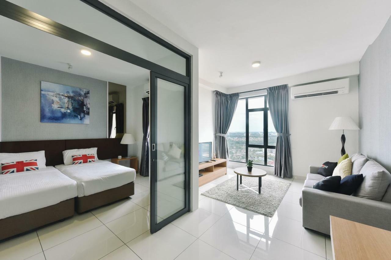 1 Tebrau Suites By Subhome Джохор-Бару Экстерьер фото