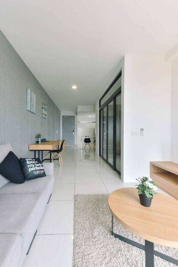 1 Tebrau Suites By Subhome Джохор-Бару Экстерьер фото