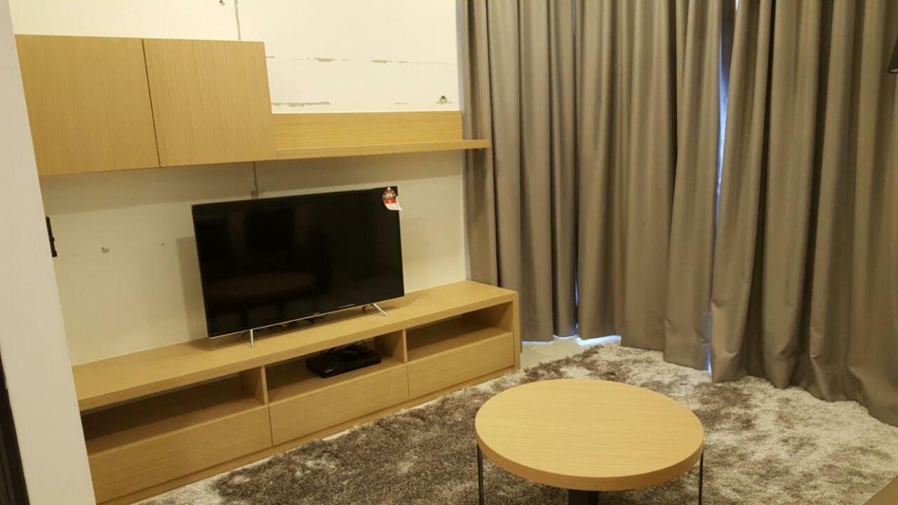 1 Tebrau Suites By Subhome Джохор-Бару Экстерьер фото